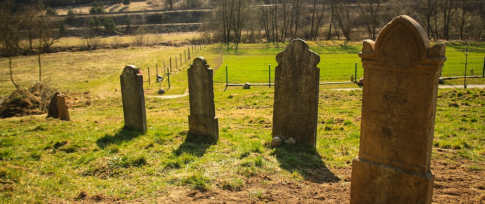 Židovský cintorín v Kluknave