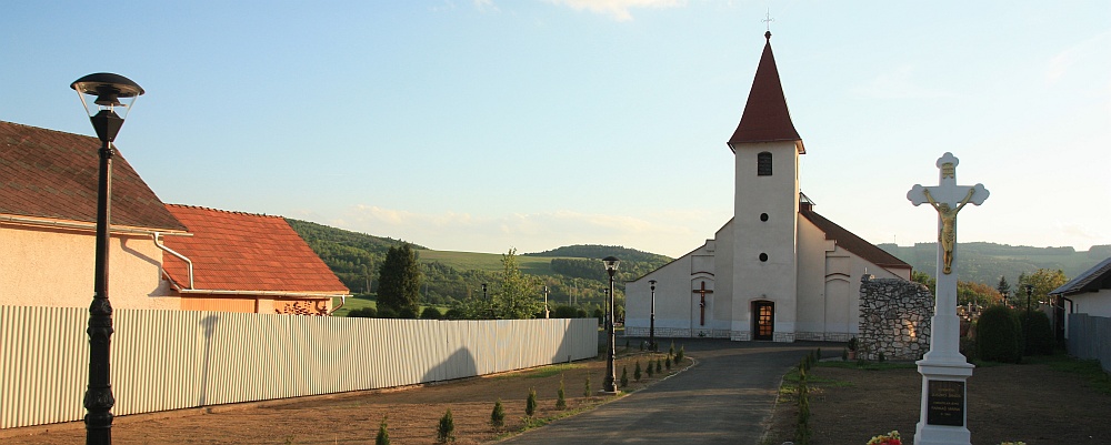 Vynovený areál kostola